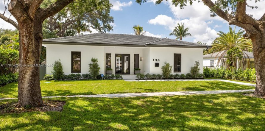 House in Miami Shores, Florida 4 bedrooms, 236.71 sq.m. № 1730641