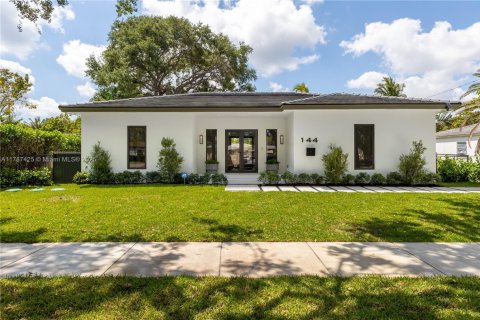House in Miami Shores, Florida 4 bedrooms, 236.71 sq.m. № 1730641 - photo 2
