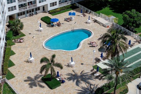 Condo in Pompano Beach, Florida, 1 bedroom  № 2052402 - photo 19