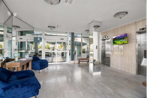 Condo in Pompano Beach, Florida, 1 bedroom  № 2052402 - photo 26