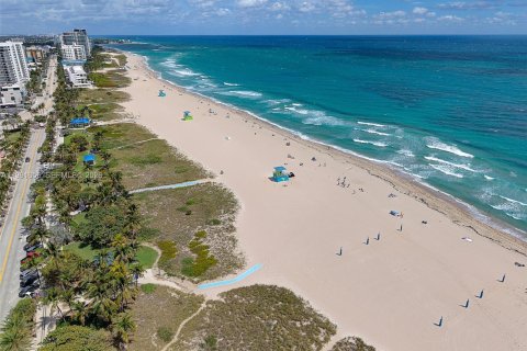 Condo in Pompano Beach, Florida, 1 bedroom  № 2052402 - photo 23