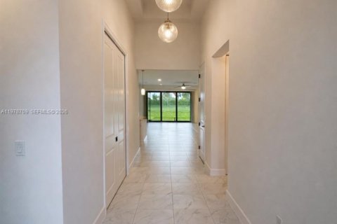 Casa en alquiler en Port St. Lucie, Florida, 4 dormitorios, 218.51 m2 № 2043790 - foto 3