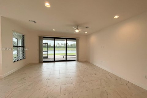Casa en alquiler en Port St. Lucie, Florida, 4 dormitorios, 218.51 m2 № 2043790 - foto 16