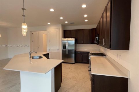 Casa en alquiler en Port St. Lucie, Florida, 4 dormitorios, 218.51 m2 № 2043790 - foto 9