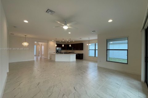 Casa en alquiler en Port St. Lucie, Florida, 4 dormitorios, 218.51 m2 № 2043790 - foto 7