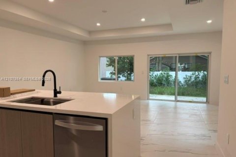 Touwnhouse à Coral Springs, Floride 3 chambres, 151.71 m2 № 2422444