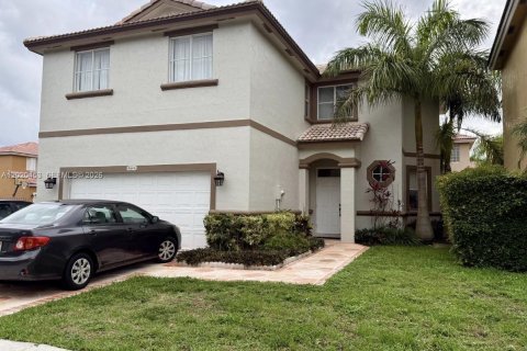 House in Miami, Florida 4 bedrooms, 192.59 sq.m. № 2077814