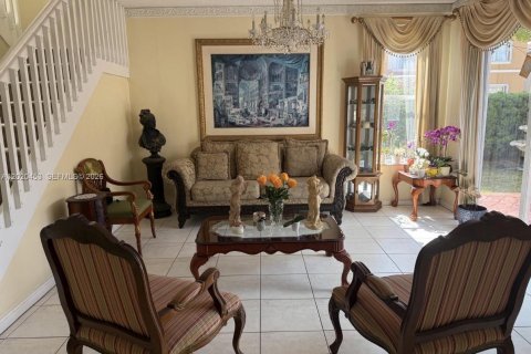 House in Miami, Florida 4 bedrooms, 192.59 sq.m. № 2077814 - photo 5