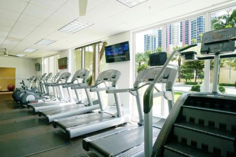 Condominio en venta en Sunny Isles Beach, Florida, 1 dormitorio, 93.37 m2 № 1925259 - foto 16