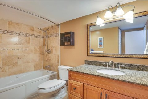 Купить кондоминиум в Санни-Айлс-Бич, Флорида 1 спальня, 93.37м2, № 1925259 - фото 14