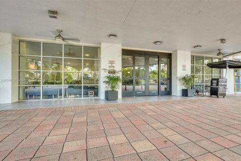 Купить кондоминиум в Санни-Айлс-Бич, Флорида 1 спальня, 93.37м2, № 1925259 - фото 20