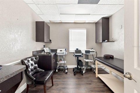 Immobilier commercial à vendre à Spring Hill, Floride: 934.97 m2 № 2338889 - photo 17