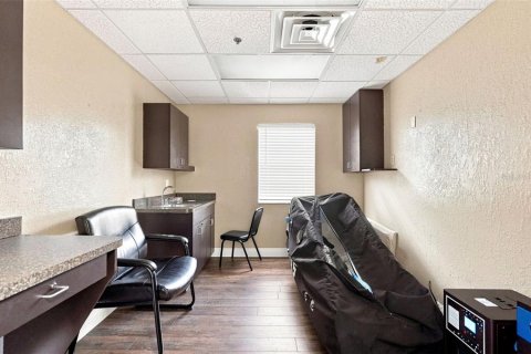 Immobilier commercial à vendre à Spring Hill, Floride: 934.97 m2 № 2338889 - photo 18