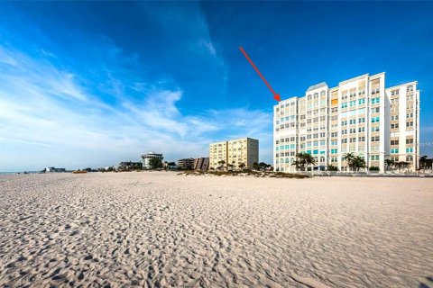 Condo in Saint Pete Beach, Florida, 2 bedrooms  № 1831700 - photo 4
