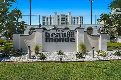 Condo in Saint Pete Beach, Florida, 2 bedrooms  № 1831700 - photo 3