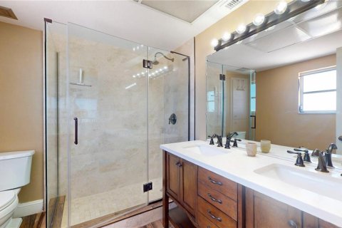 Condo in Saint Pete Beach, Florida, 2 bedrooms  № 1831700 - photo 24