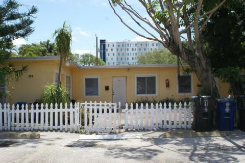 Immobilier commercial à vendre à Hallandale Beach, Floride: 224.82 m2 № 2175918 - photo 5
