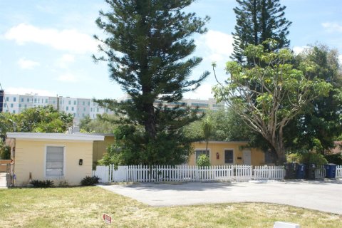 Immobilier commercial à vendre à Hallandale Beach, Floride: 224.82 m2 № 2175918 - photo 2