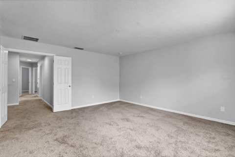 House in Kissimmee, Florida 5 bedrooms, 259.57 sq.m. № 1512240 - photo 27