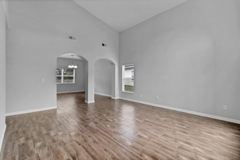 House in Kissimmee, Florida 5 bedrooms, 259.57 sq.m. № 1512240 - photo 12