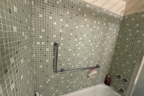 Купить кондоминиум в Норт-Лодердейл, Флорида 1 спальня, 80.82м2, № 1958072 - фото 12