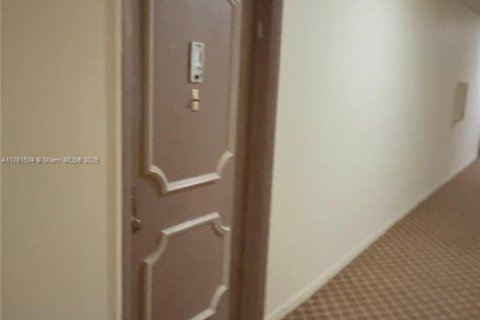 Купить кондоминиум в Норт-Лодердейл, Флорида 1 спальня, 80.82м2, № 1958072 - фото 3