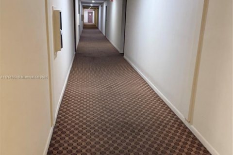 Купить кондоминиум в Норт-Лодердейл, Флорида 1 спальня, 80.82м2, № 1958072 - фото 4