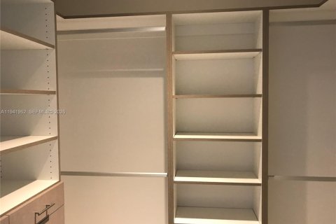 Купить кондоминиум в Майами, Флорида 3 спальни, 148.18м2, № 1998772 - фото 25