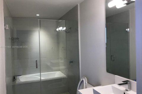 Купить кондоминиум в Майами, Флорида 3 спальни, 148.18м2, № 1998772 - фото 2