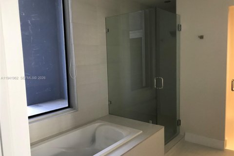 Купить кондоминиум в Майами, Флорида 3 спальни, 148.18м2, № 1998772 - фото 28