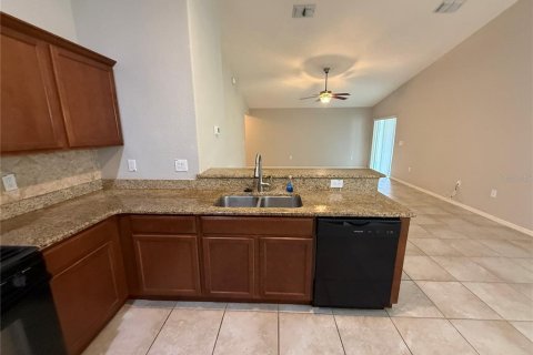 Villa ou maison à louer à Winter Haven, Floride: 3 chambres, 156.82 m2 № 2416636 - photo 6