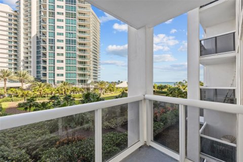 Copropriété à vendre à Bal Harbour, Floride: 44.69 m2 № 1969082 - photo 10