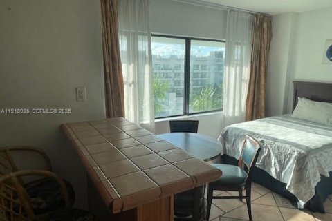 Condo in Miami Beach, Florida  № 1977339 - photo 8