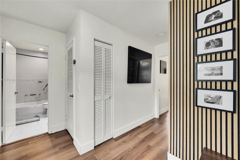 Townhouse in Hollywood, Florida 3 bedrooms, 141.77 sq.m. № 1828154 - photo 20