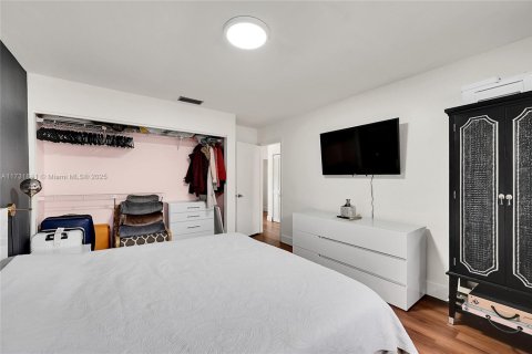 Townhouse in Hollywood, Florida 3 bedrooms, 141.77 sq.m. № 1828154 - photo 28