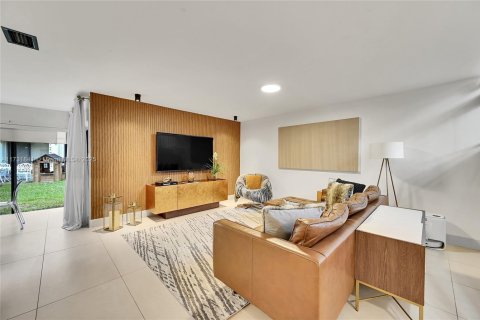 Townhouse in Hollywood, Florida 3 bedrooms, 141.77 sq.m. № 1828154 - photo 9