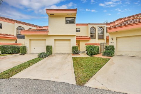 Townhouse in Hollywood, Florida 3 bedrooms, 141.77 sq.m. № 1828154 - photo 1