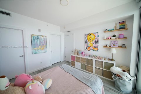 Condo in Miami, Florida, 2 bedrooms  № 1865065 - photo 17