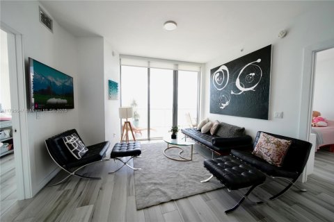 Condo in Miami, Florida, 2 bedrooms  № 1865065 - photo 7