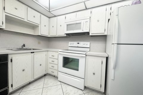 Copropriété à vendre à Hollywood, Floride: 2 chambres, 117.99 m2 № 1935603 - photo 9