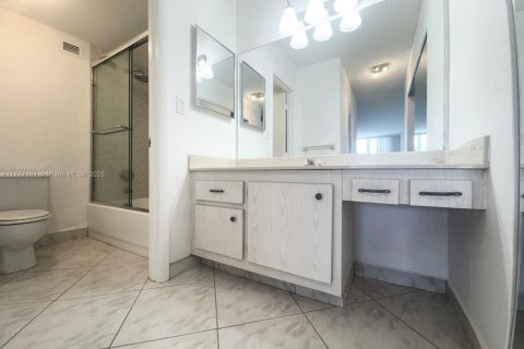 Copropriété à vendre à Hollywood, Floride: 2 chambres, 117.99 m2 № 1935603 - photo 21