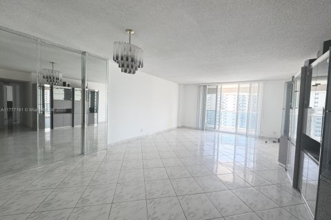 Copropriété à vendre à Hollywood, Floride: 2 chambres, 117.99 m2 № 1935603 - photo 12