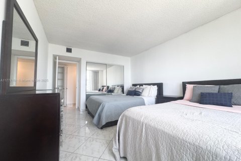 Copropriété à vendre à Hollywood, Floride: 2 chambres, 117.99 m2 № 1935603 - photo 14