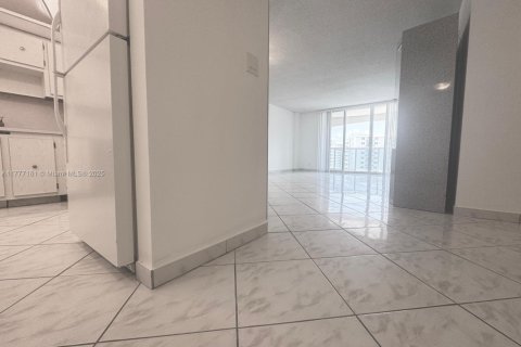 Copropriété à vendre à Hollywood, Floride: 2 chambres, 117.99 m2 № 1935603 - photo 10