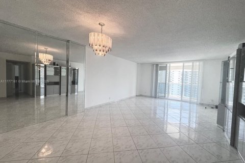 Copropriété à vendre à Hollywood, Floride: 2 chambres, 117.99 m2 № 1935603 - photo 11