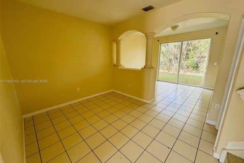 Touwnhouse à louer à Homestead, Floride: 3 chambres, 120.96 m2 № 2080962 - photo 9