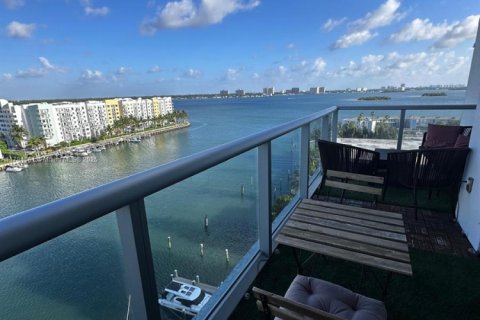 Condominio en alquiler en North Bay Village, Florida, 1 dormitorio, 78.04 m2 № 2054864 - foto 2