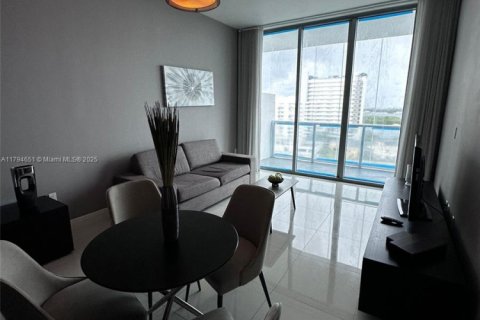 Condominio en alquiler en North Bay Village, Florida, 1 dormitorio, 78.04 m2 № 2054864 - foto 4