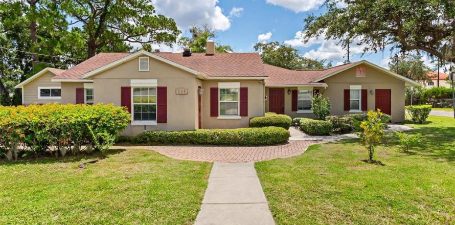 Commercial property in Tavares, Florida 226.68 sq.m. № 1810323