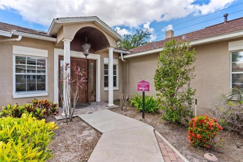 Commercial property in Tavares, Florida 226.68 sq.m. № 1810323 - photo 2